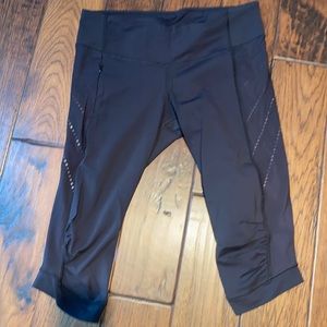 Lululemon workout capris